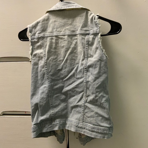 Xhilaration Pinstripe Jean Vest size L (10/12) - Picture 4 of 4
